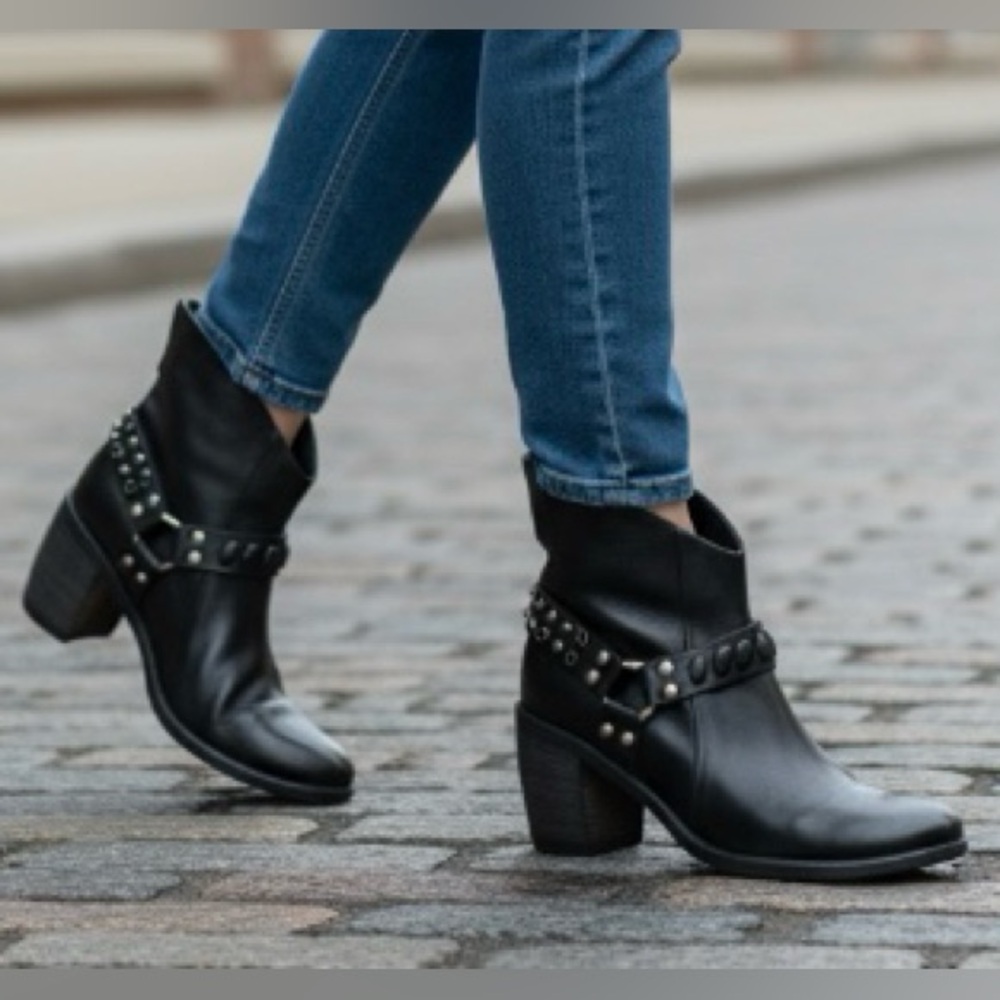 A. S.98 Rory Studded Harness Ankle Boots Black Leather Women’s 41 EU 9.5 US - Picture 2 of 16